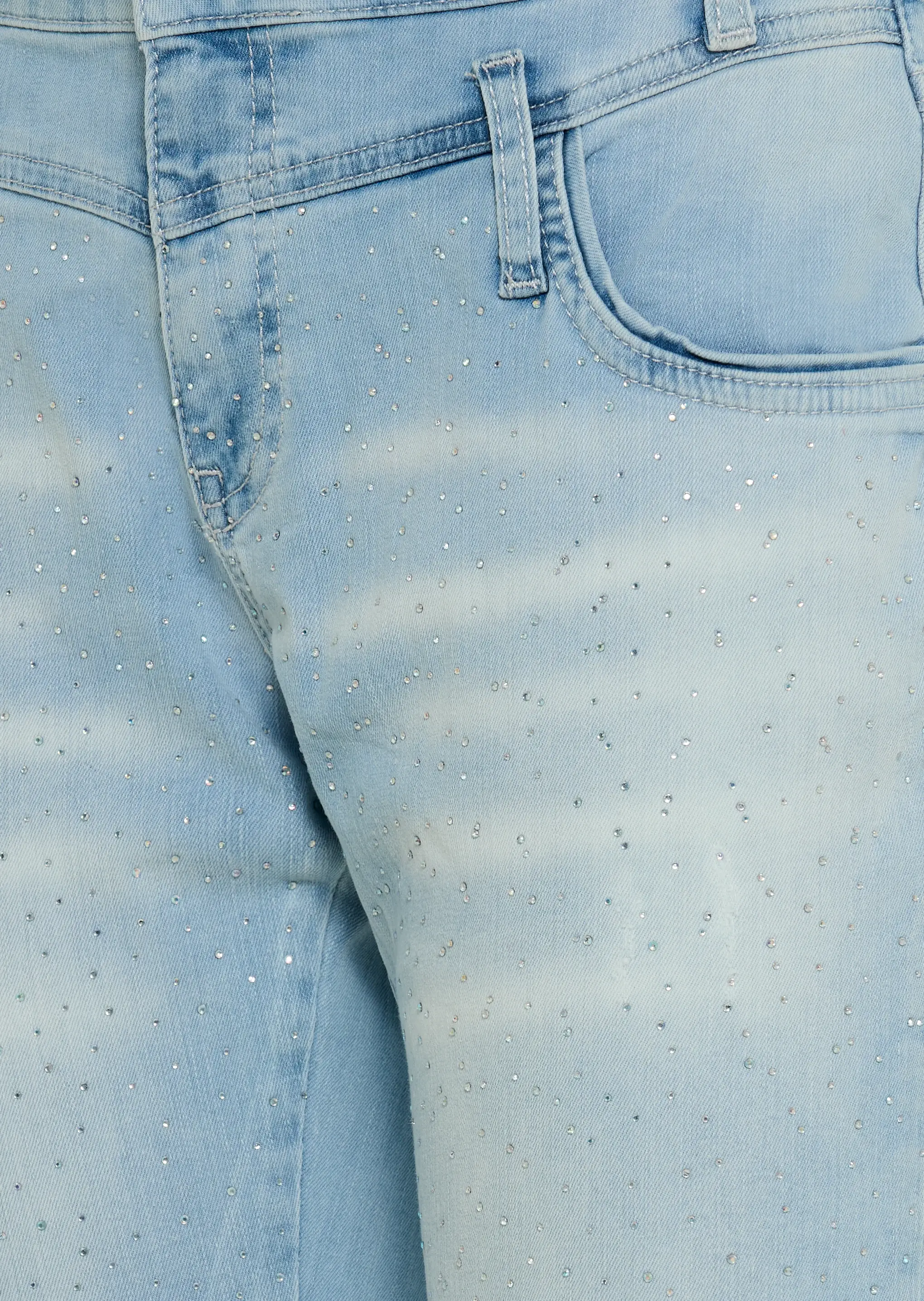Jeans im Crash-Effekt mit Ziersteinregen, bleached denim
