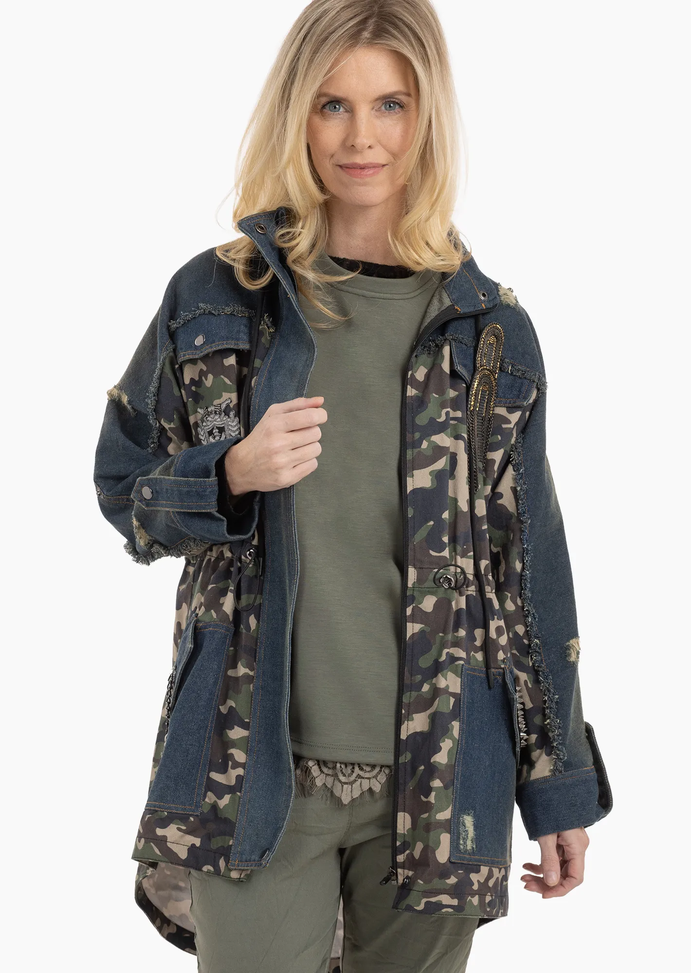Jacke im Camouflage- & Denimstyle, oliv