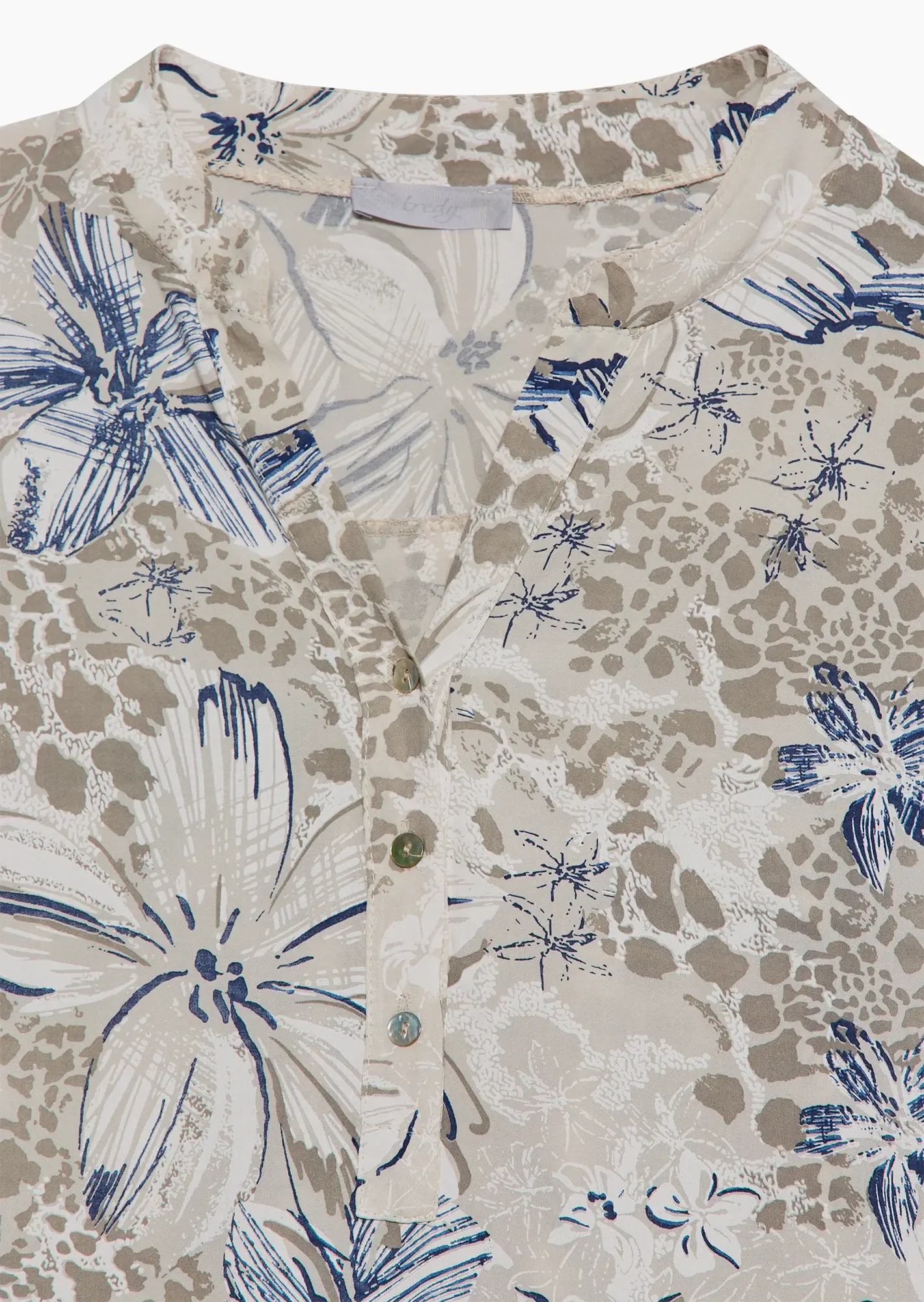 Bluse im Alloverprint, crema