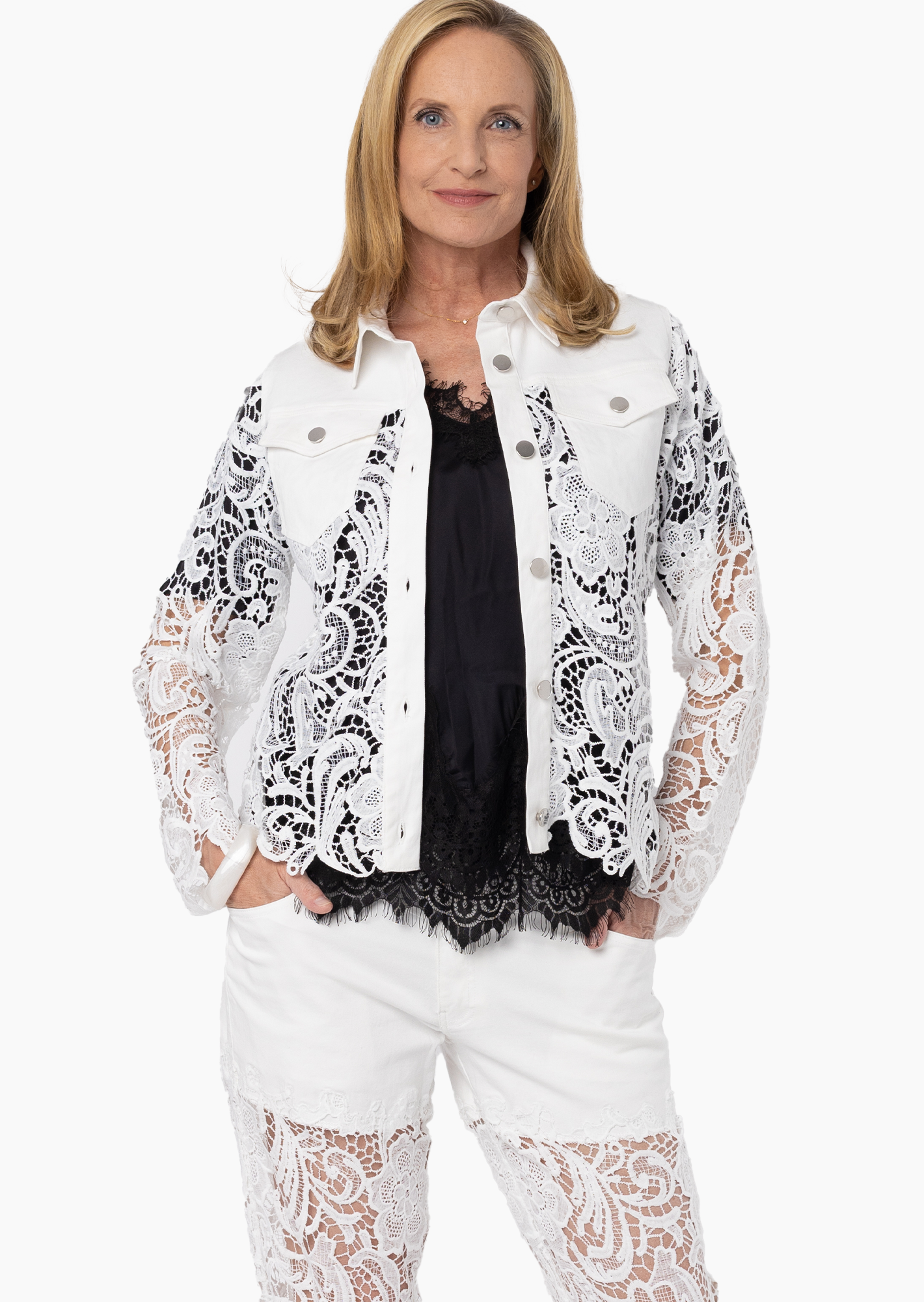 Jeansjacke mit Häkeloptik, weiß