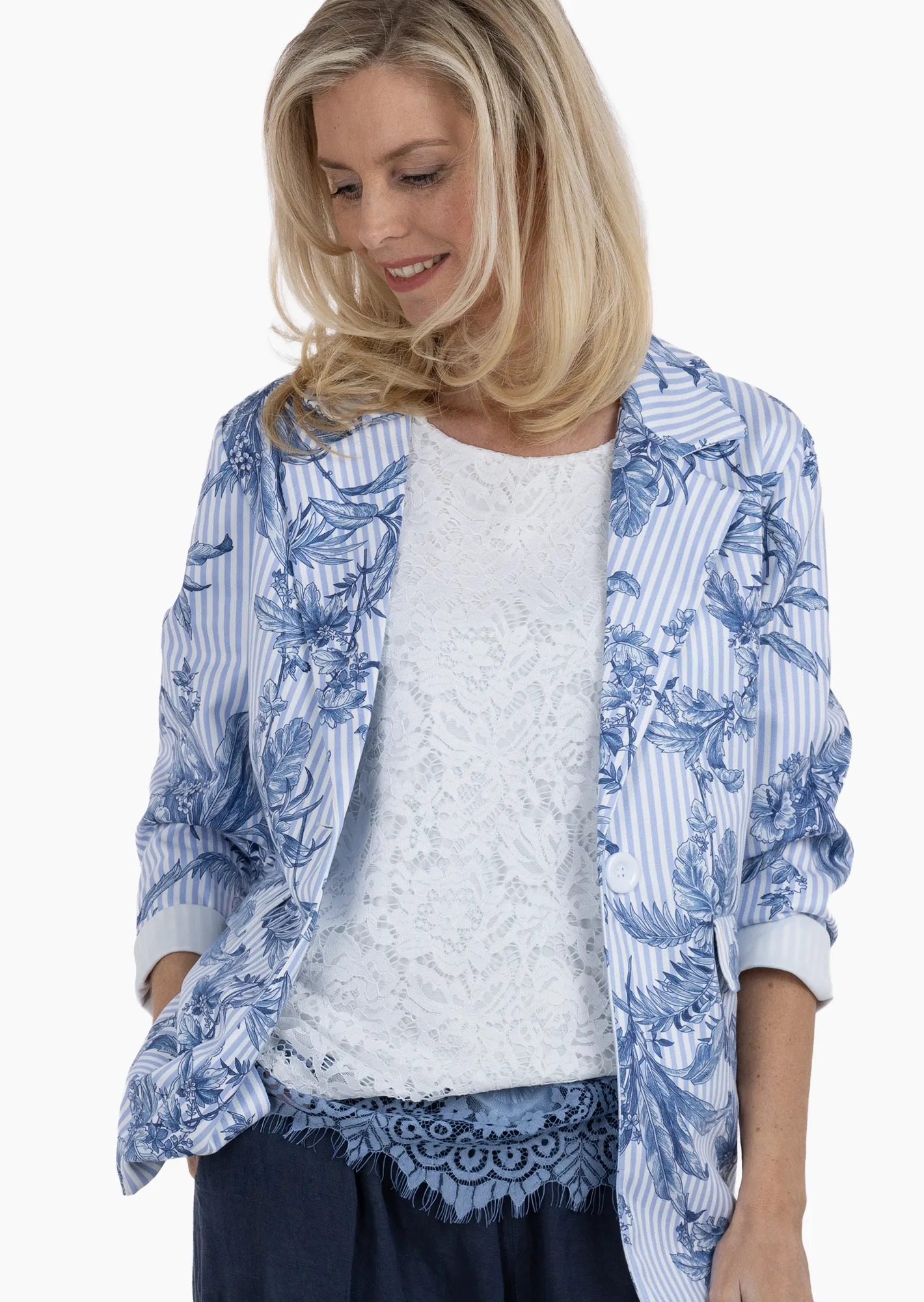 Suede-Blazer mit floralen Motiven,