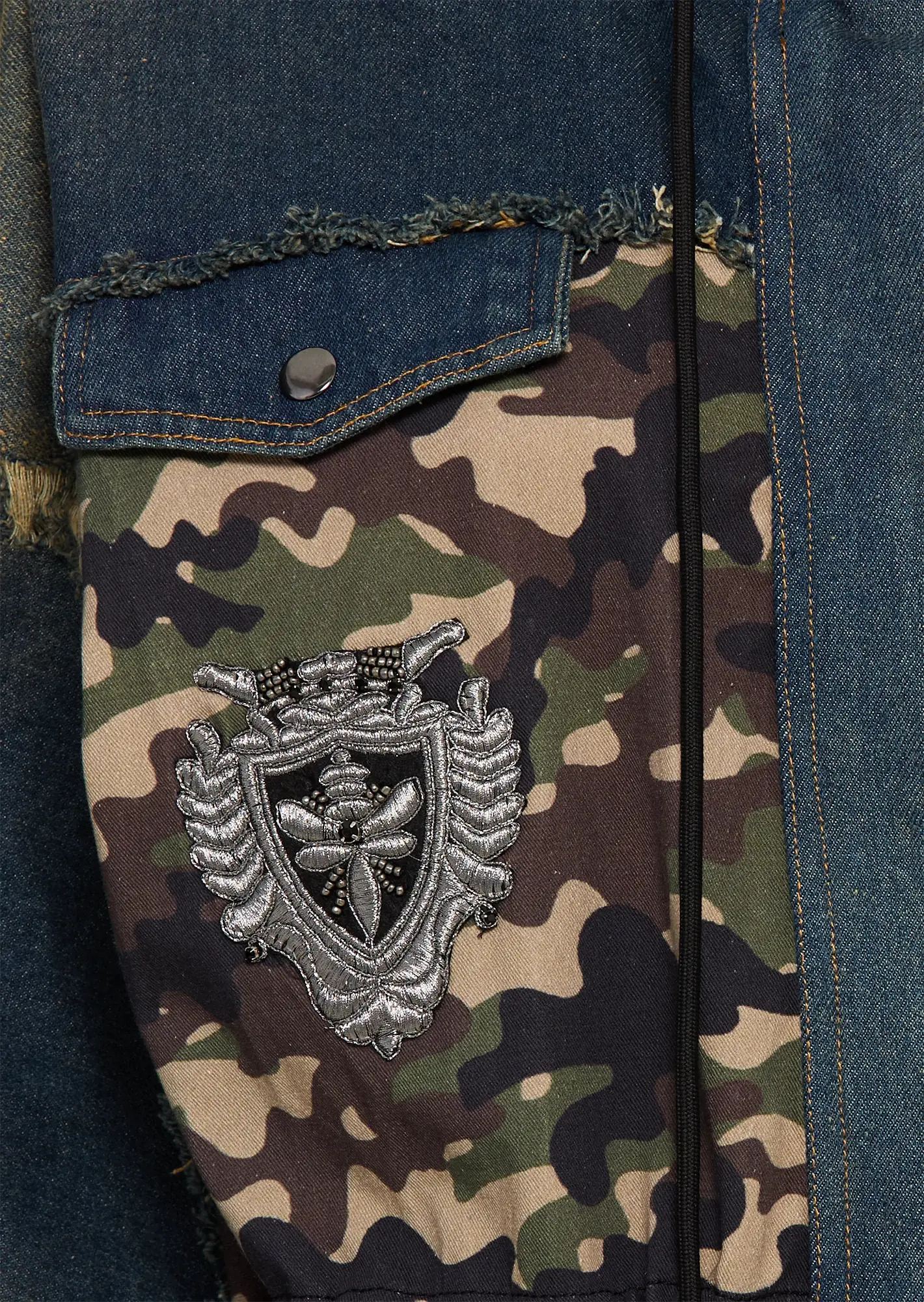 Jacke im Camouflage- & Denimstyle, oliv