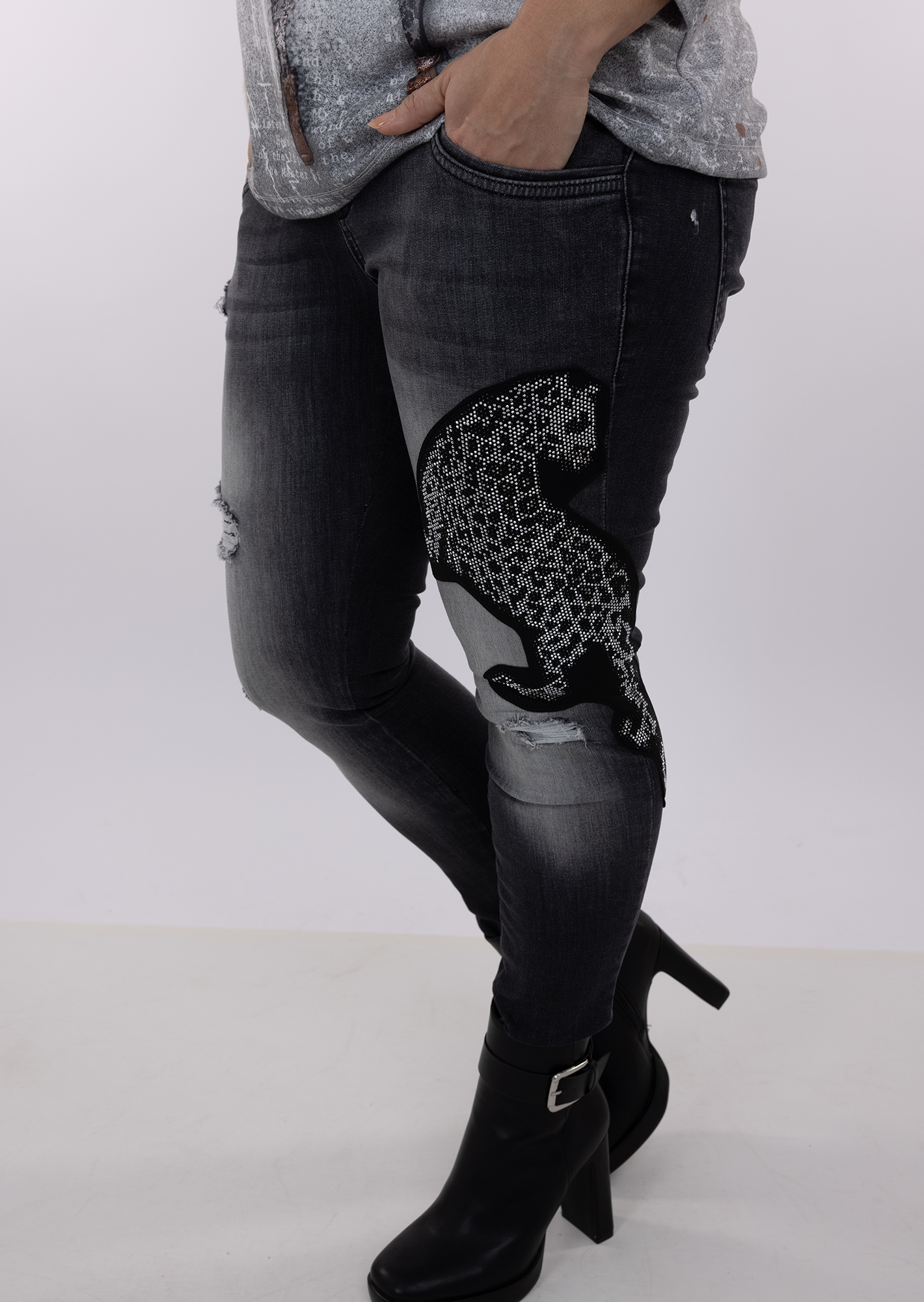 Jeans mit Patch, dark grey denim