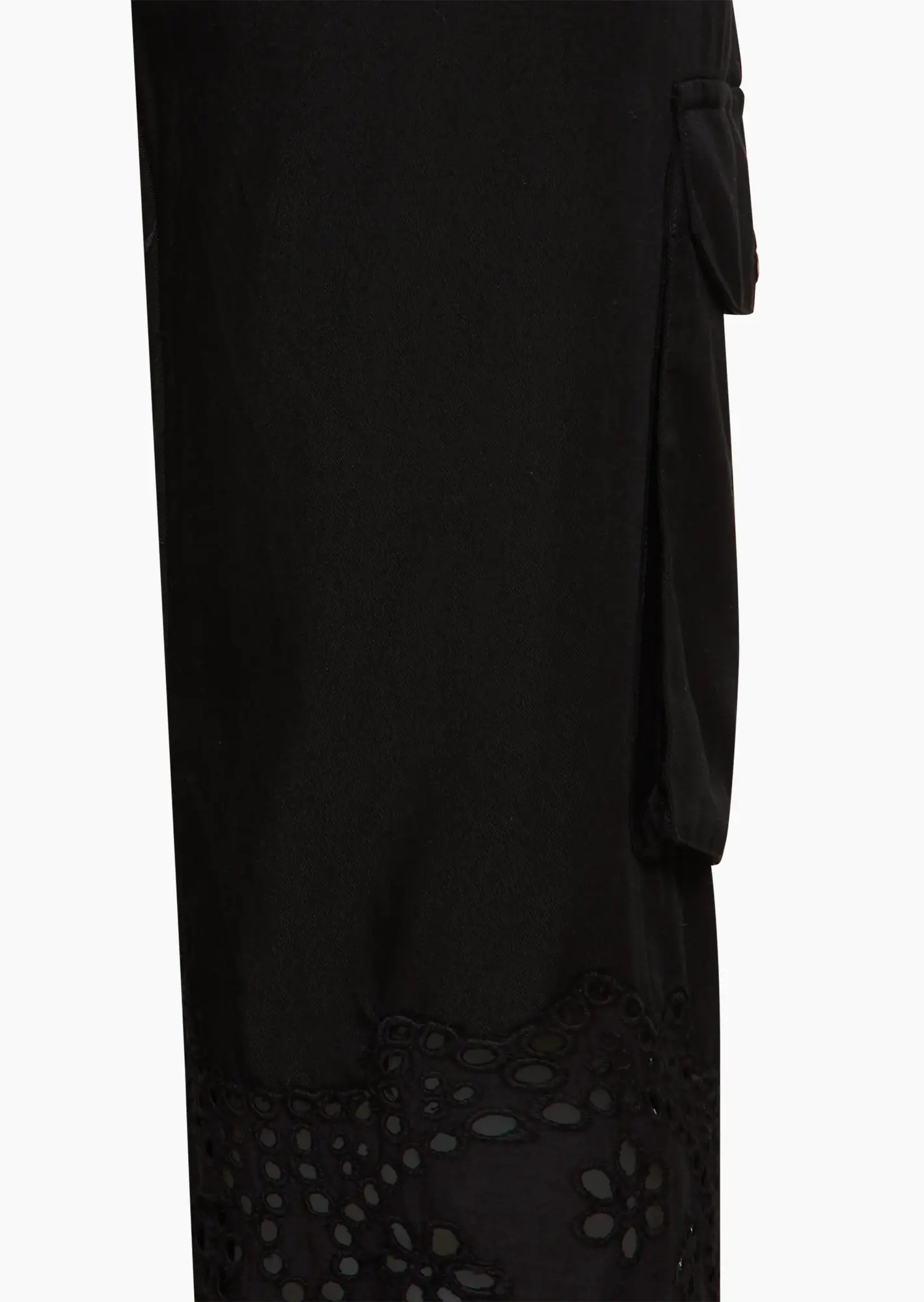 Tencel-Cargo-Hose mit Lochstickerei, schwarz