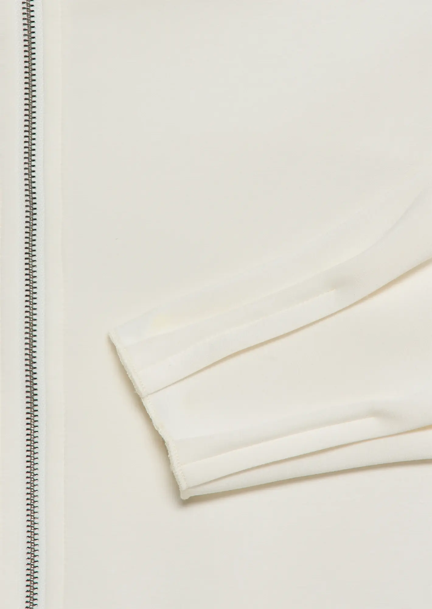 Sweatjacke mit Ziernähten, offwhite