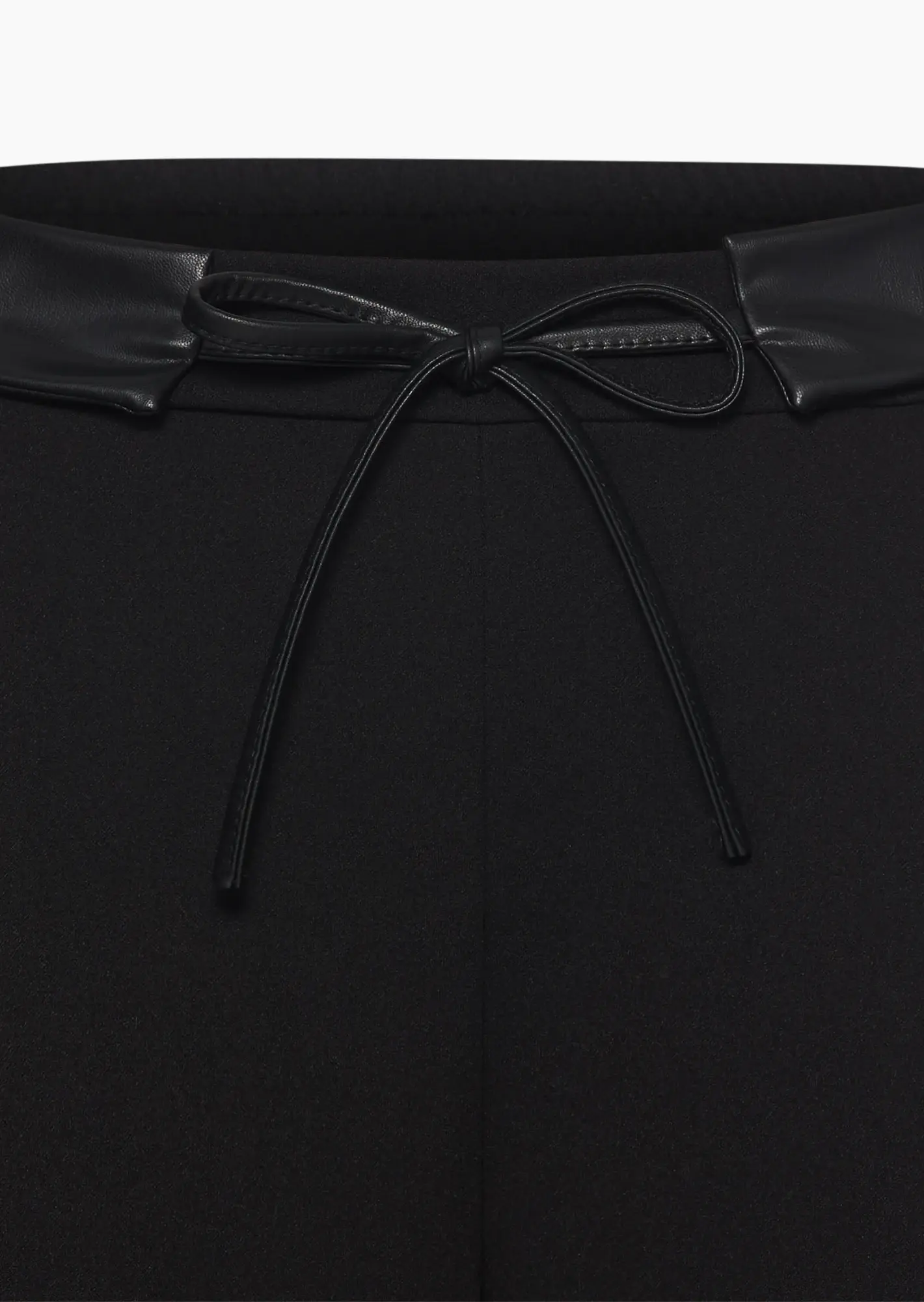 Wide Leg Hose mit Gürtel, schwarz
