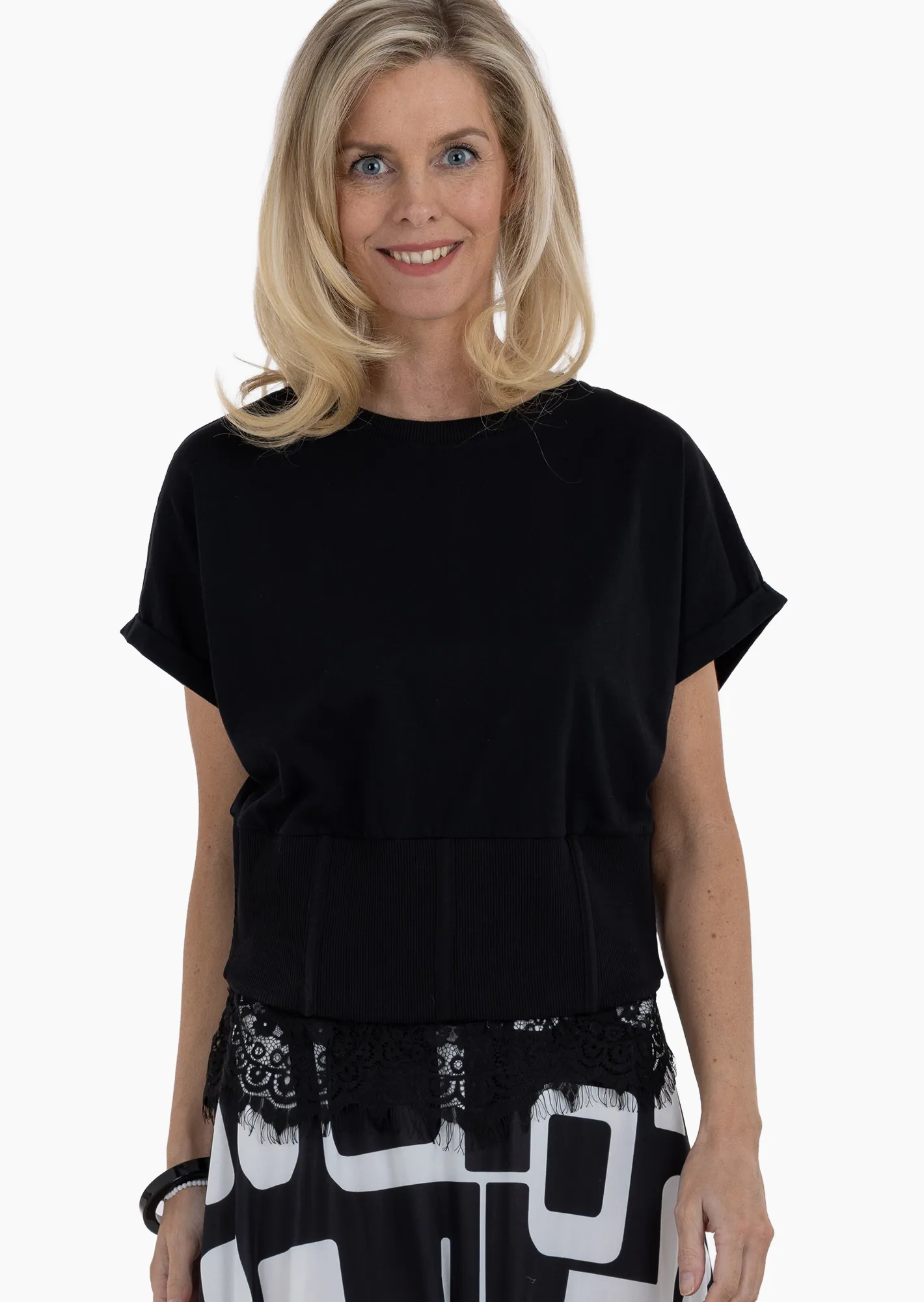 Croppped Shirt mit breitem Bündchen, schwarz