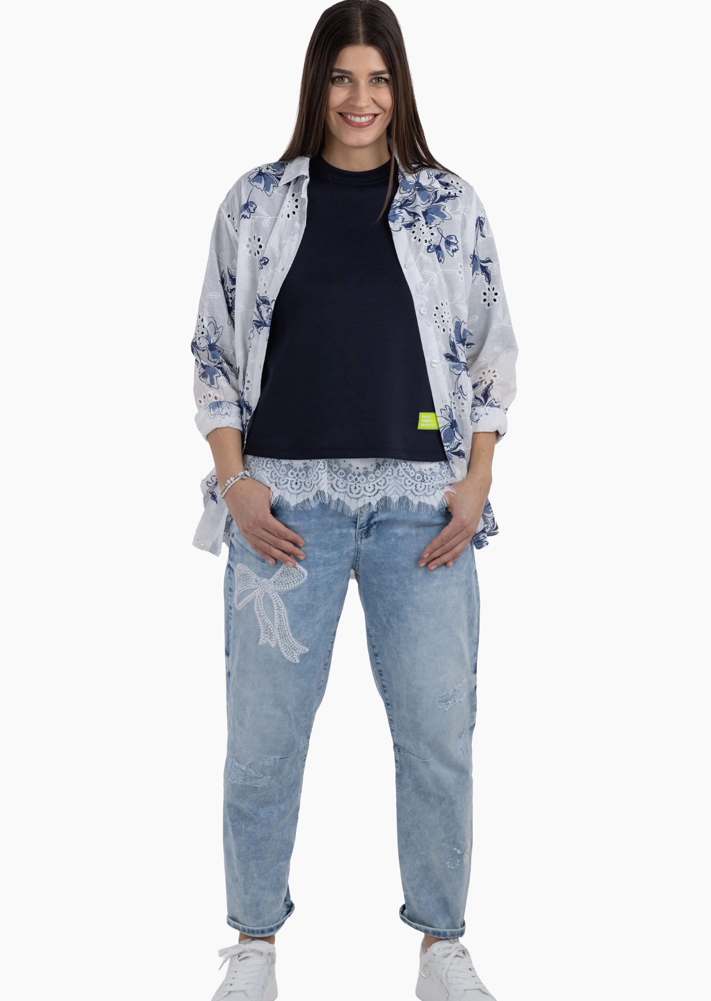 Relaxed Fit Jeans mit Perlenpatch, light blue denim